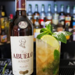 Mojito
Ron Abuelo Añejo
Fresh lime juice
Simple sugar syrup
Soda water
The Bitter Truth Jerry Thomas bitters
Mint