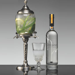 The Perfect Pour
La Maison Fontaine Green or White
Iced still mineral water
lemon sliced
cucumber
mint sprigs
Ice cubes