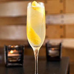 French 75
Martin Miller's Gin
Lemon juice
Simple syrup
Top with champagne